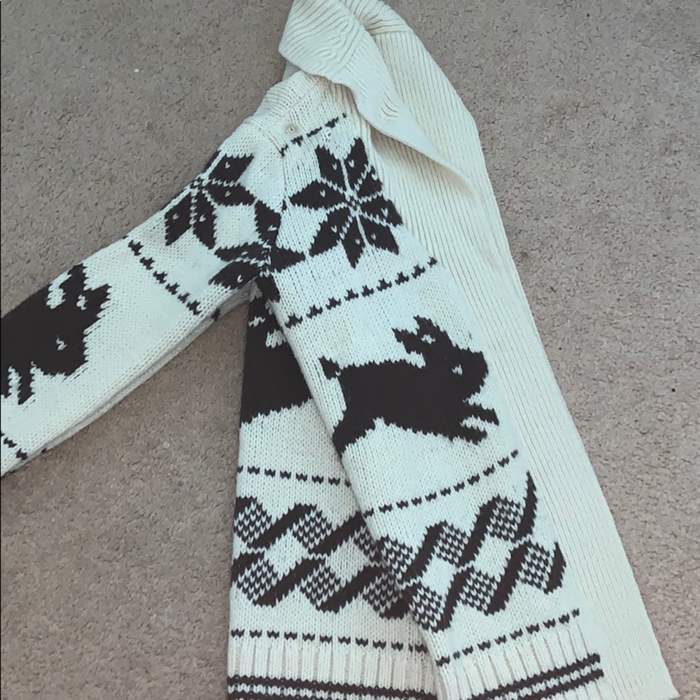GAP sweater